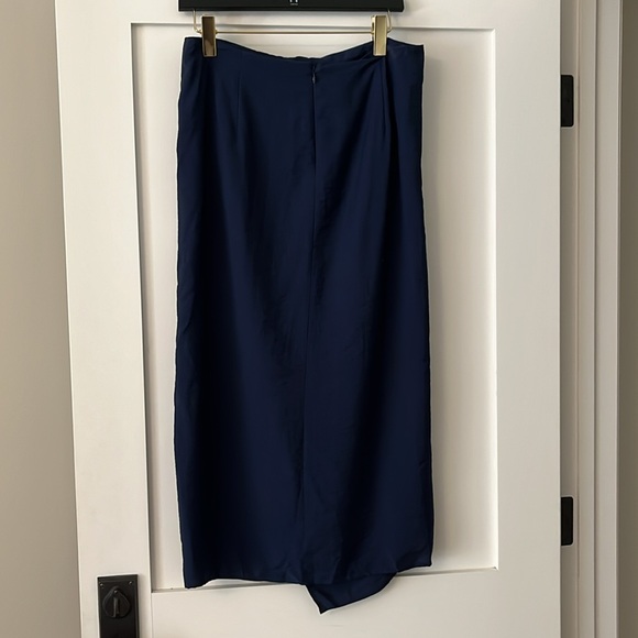 Vince skirt, navy, size 6 - Picture 2 of 4